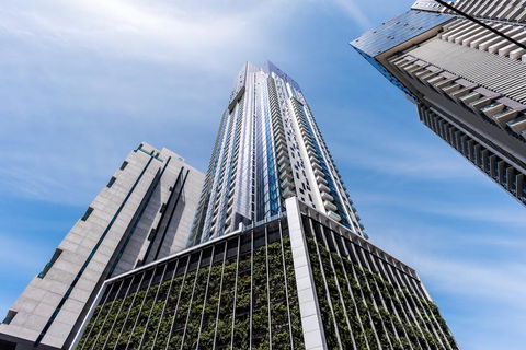 The Platinum Apartment In Melbourne - Holiday Sunshine Coast 1