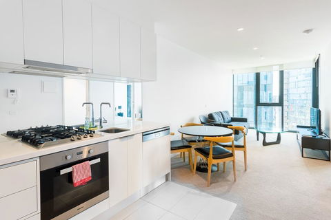 The Platinum Apartment In Melbourne - Holiday Sunshine Coast 0