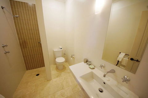 The Playhouse Hotel - Holiday Sunshine Coast 1