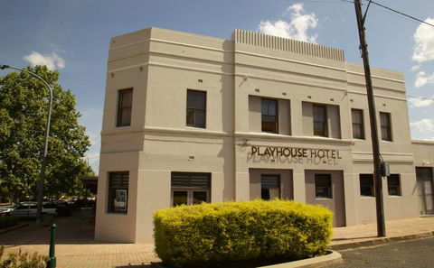 The Playhouse Hotel - Holiday Sunshine Coast 0