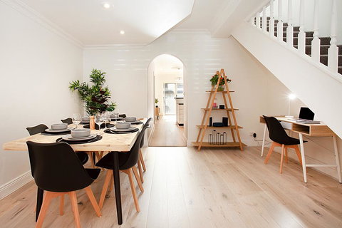 THE RENWICK - Hosted By: L'Abode Accommodation - Holiday Sunshine Coast 3