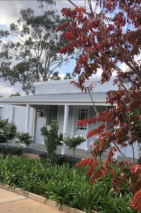 The Rested Guest 3 Bedroom Cottage West Wyalong - Holiday Sunshine Coast 3
