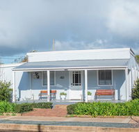 The Rested Guest 3 Bedroom Cottage West Wyalong - Holiday Sunshine Coast