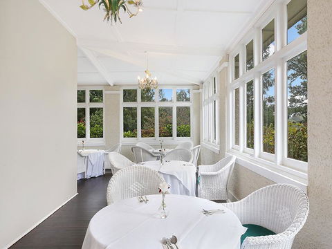The Robertson Hotel - Holiday Sunshine Coast 3