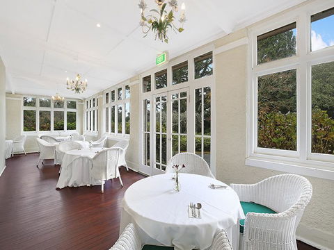 The Robertson Hotel - Holiday Sunshine Coast 2