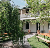 The Robin Hood Inn - Holiday Sunshine Coast