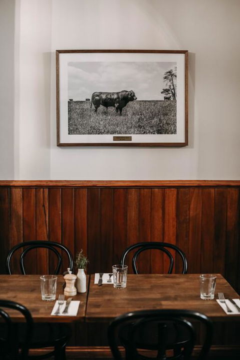 The Robin Hood Inn - Sunshine Coast Tourism 3