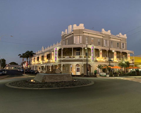 The Rose Hotel & Motel - Sunshine Coast Tourism 1