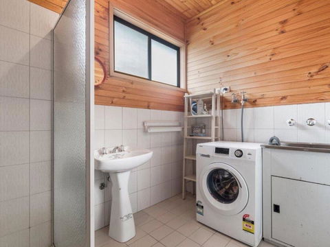 The Rosebud Beach Shack - Holiday Sunshine Coast 3
