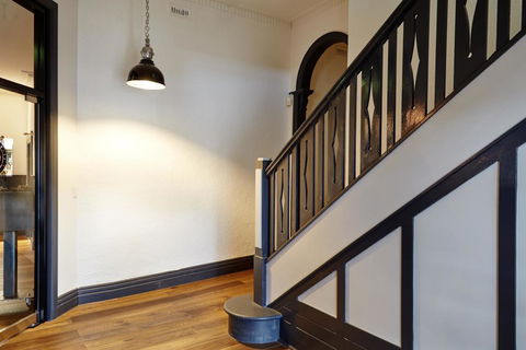 The Royal Hotel, Drouin - Sunshine Coast Tourism 2