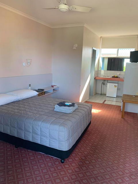 The Royal Motel - Sunshine Coast Tourism 0