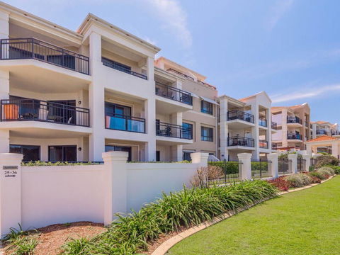 The Sands Unit 28 - Straight Across The Road From The Beach - Holiday Sunshine Coast 1