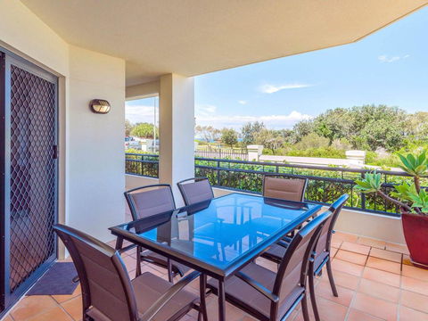 The Sands Unit 28 - Straight Across The Road From The Beach - Holiday Sunshine Coast 0