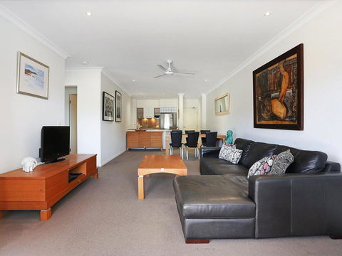 The Sands Unit 3 At 20 Pacific Parade Yamba Ocean View - Holiday Sunshine Coast 2