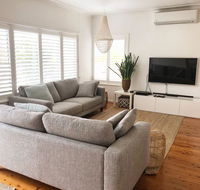 The Seaside Beachhouse Mollymook - Sunshine Coast Tourism