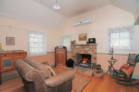 The Settlers Cottage - Kangaroo Valley - Holiday Sunshine Coast 1