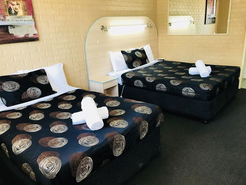 The Shamrock Hotel - Sunshine Coast Tourism 1