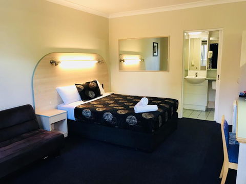 The Shamrock Hotel - Sunshine Coast Tourism 2