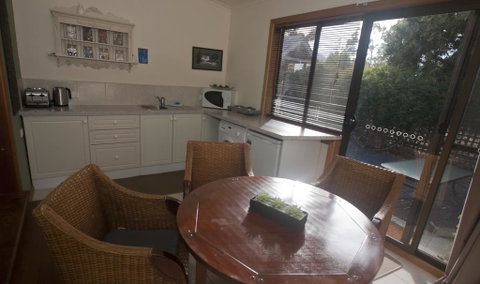 The Shingles Riverside Cottages - Sunshine Coast Tourism 2