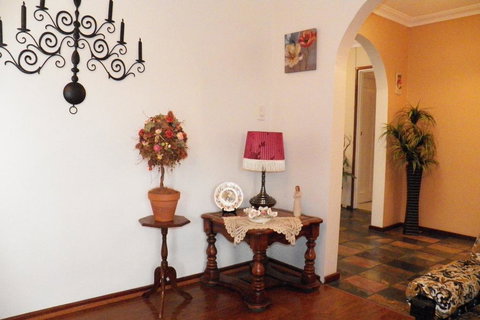 The Spanish Retreat And BnB - 24 Hrs - Sunshine Coast Tourism 2