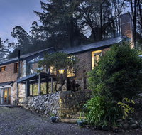 The Stone on the Hill - 3 bedroom house - Sunshine Coast Tourism