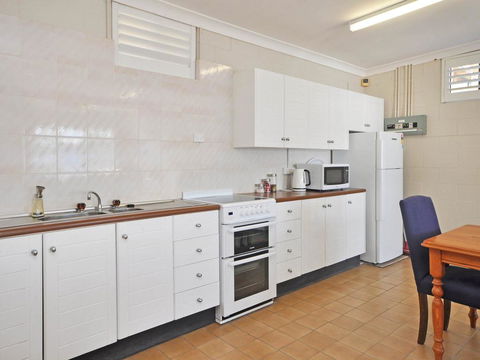 The Studio On The Lake @ Fishing Point, Lake Macquarie - Honestly Put The Line In And Catch Fish - Holiday Sunshine Coast 3