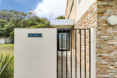 The Terrace - Sunshine Coast Tourism 1