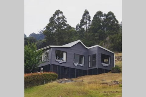 The Tin Dragon - Sunshine Coast Tourism 0