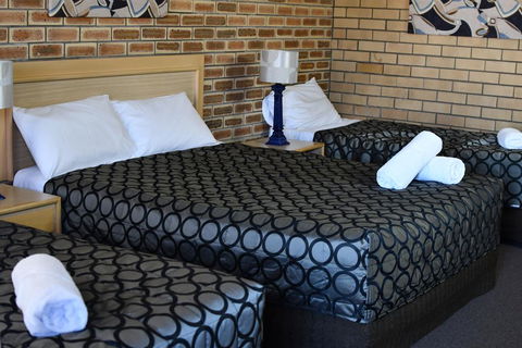 The Town House Motor Inn - Holiday Sunshine Coast 3