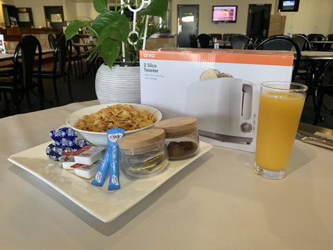 The Victoria Hotel - Sunshine Coast Tourism 1