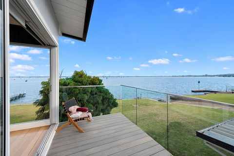 The View - Holiday Sunshine Coast 1