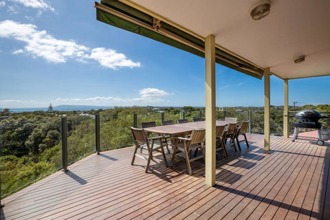 The Views: Entertainers' Deck And Bay Views - Holiday Sunshine Coast 0