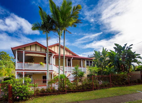 The Village B&B - Holiday Sunshine Coast 0