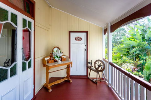 The Village B&B - Holiday Sunshine Coast 2