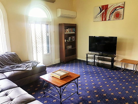 The Wharf Hotel - Sunshine Coast Tourism 2