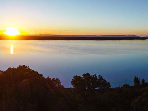 The Wharf House - Budgewoi - Holiday Sunshine Coast 2