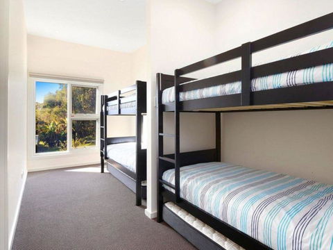 The Wharf House - Budgewoi - Holiday Sunshine Coast 1