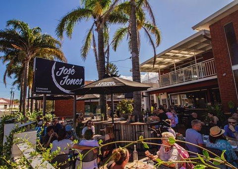 Thirroul Beach Motel - Holiday Sunshine Coast 1
