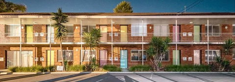 Thirroul Beach Motel - Sunshine Coast Tourism 0
