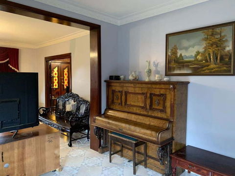 Thomastown Antique House Room 4 - Sunshine Coast Tourism 1