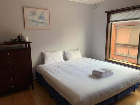 Thomastown Antique House Room 4 - Sunshine Coast Tourism 0