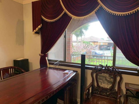 Thomastown Antique House Room 4 - Sunshine Coast Tourism 2