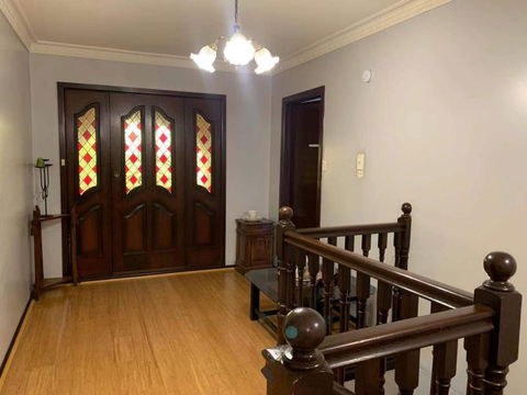 Thomastown Antique House Room 5 - Sunshine Coast Tourism 2