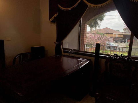 Thomastown Antique House Room 5 - Sunshine Coast Tourism 0