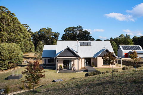 Three Paddocks - Holiday Sunshine Coast 1