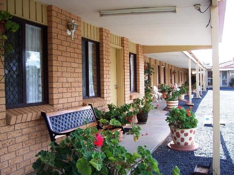 Three Ways Motel - Holiday Sunshine Coast 0
