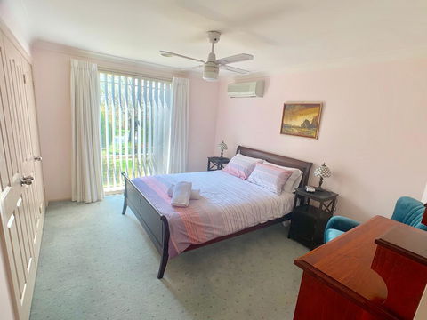 Tidy Home In A Leafy Suburb, Great Location - Holiday Sunshine Coast 3