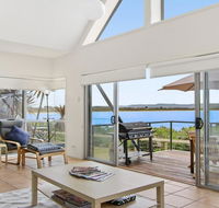 Tilbury Breeze - ocean views comfort and style - Sunshine Coast Tourism