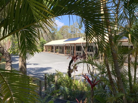 Tin Can Bay Motel - Sunshine Coast Tourism 0