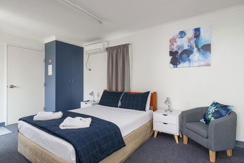Tin Can Bay's Sleepy Lagoon Motel - Sunshine Coast Tourism 3